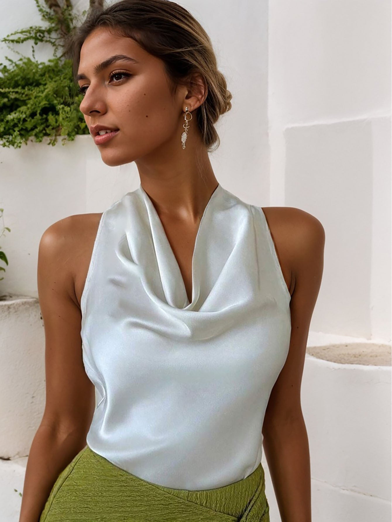 Women Solid Color Swing Collar Sleeveless Vest Trendy Elegant Shirt With Halter Neckline Backless Short Sleeve Tops Tshirts.