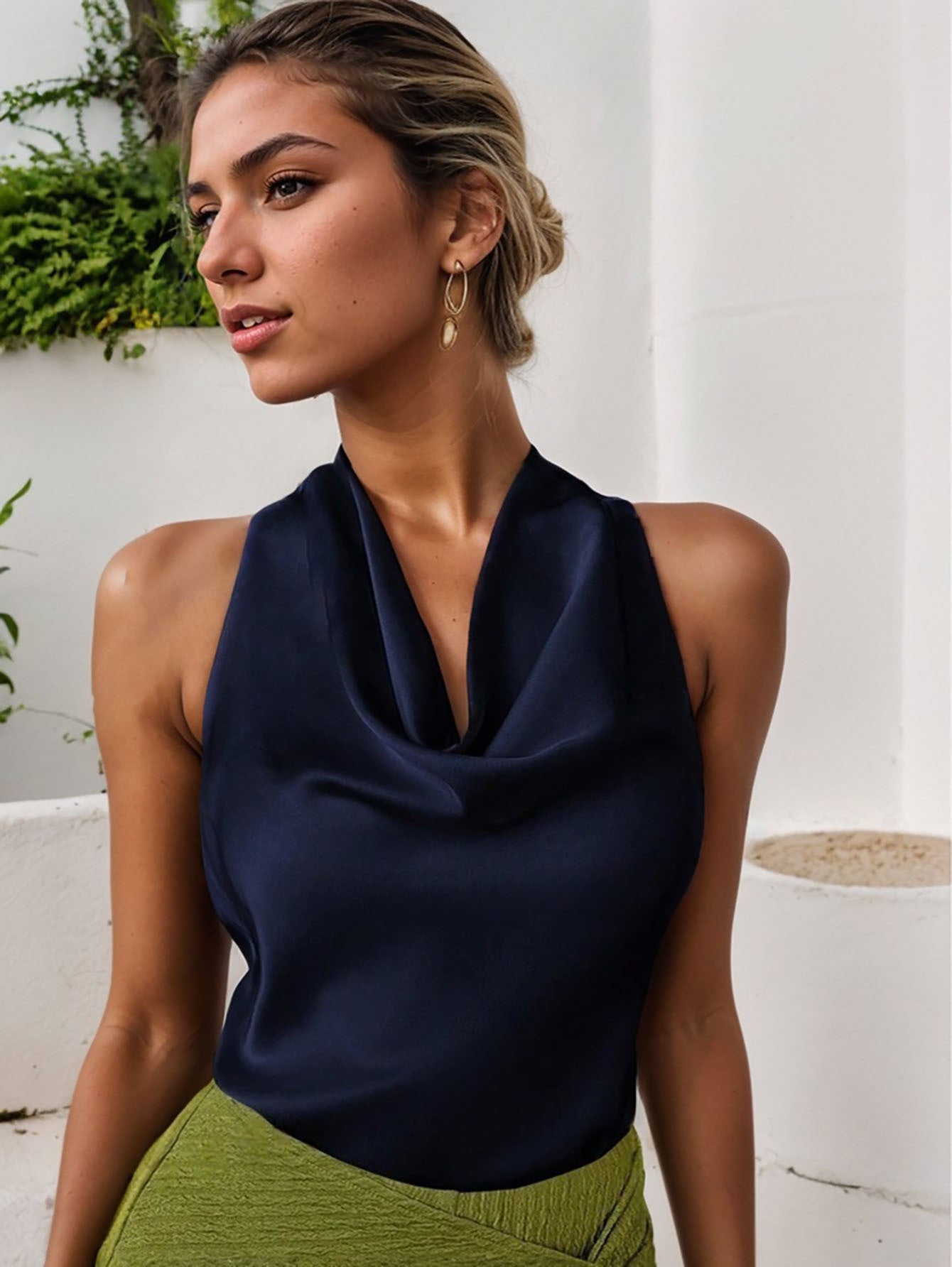 Women Solid Color Swing Collar Sleeveless Vest Trendy Elegant Shirt With Halter Neckline Backless Short Sleeve Tops Tshirts.