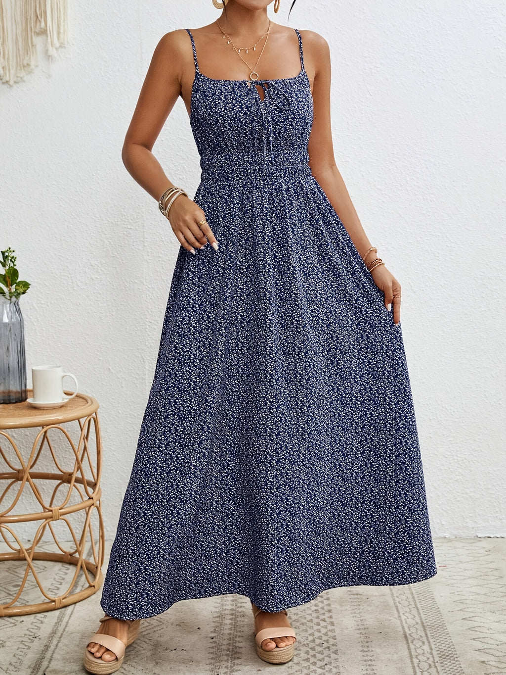 [Vestido Floral de Verão] Vestido longo feminino leve de poliéster com estampa floral, sem mangas | Alças finas ajustáveis, bainha com babados e fenda lateral | Vestido com caimento relaxado para uso casual ou de férias