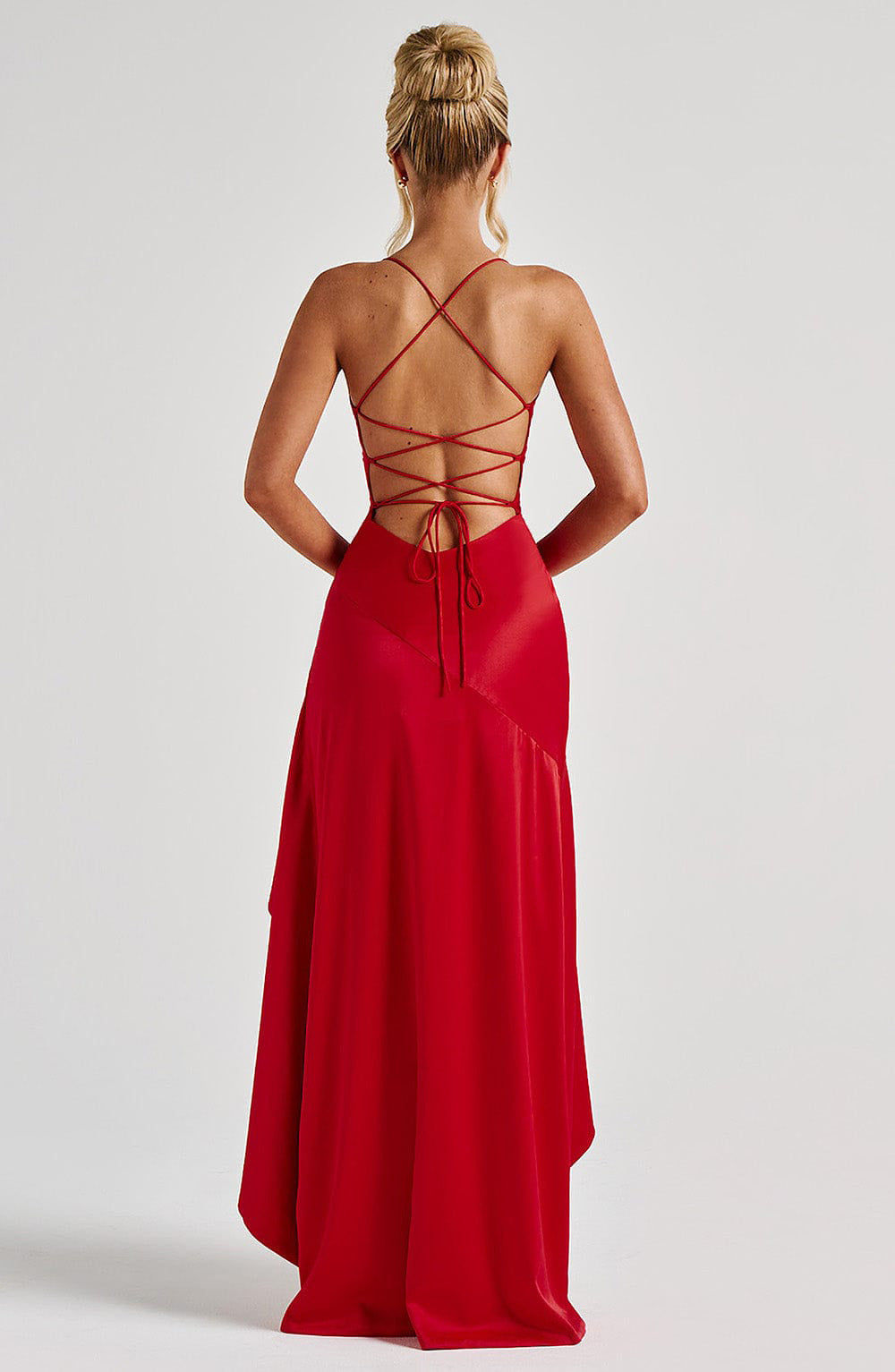Vestido feminino irregular com costas nuas e babados - Vestido longo com alças finas e fenda para festa noturna e clube